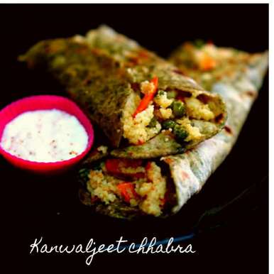 Cous cous spinach wrap with hung curd dip