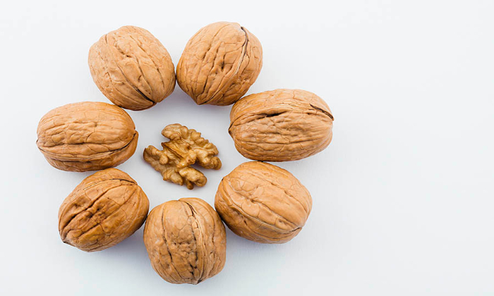 अखरोट खाने के फायदे - walnut benefits in hindi