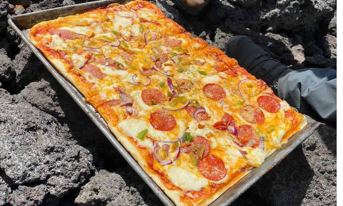 Pacaya pizza