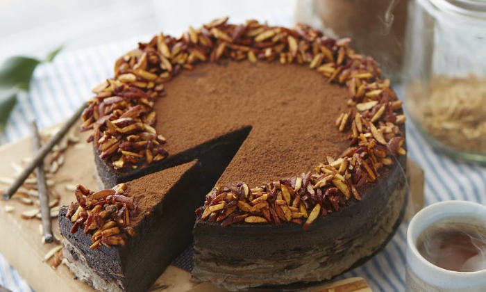 Eggless Chocolate Cake Recipe in hindi