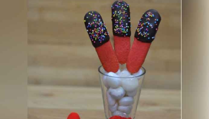 Chocolaty Rosy Cake - Kitty Party Snacks