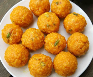 कैसे बनाएं मोतीचूर के लड्डू