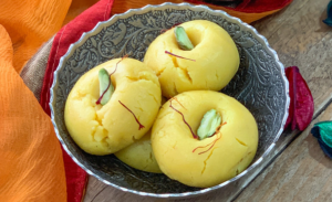 कैसे बनाएं केसर पेड़ा की रेसिपी