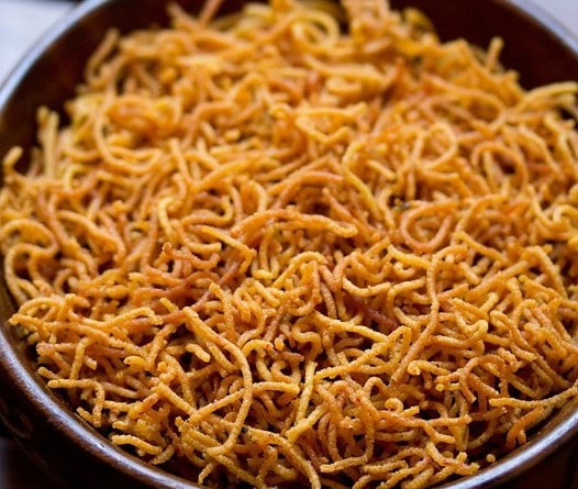 होली पर कैसे बनाएं आलू भूजिया सेव की रेसिपी