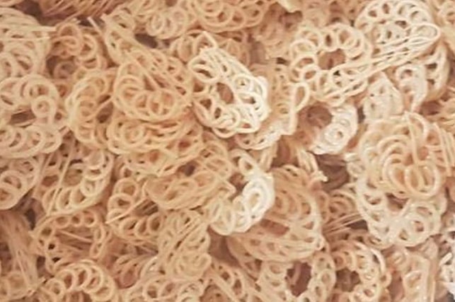 होली में कैसे बनाएं नमकीन चावल जलेबी की रेसिपी