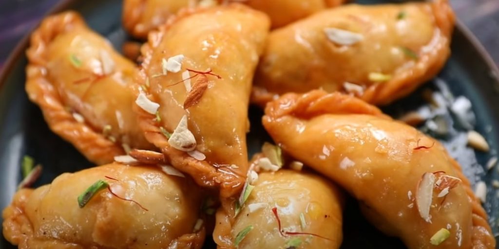 Mava Gujiya Recipe